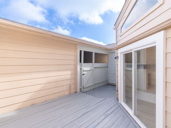 727 Bunker Hill Road 43, Houston TX 77024