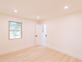 727 Bunker Hill Road 43, Houston TX 77024