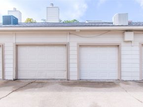 727 Bunker Hill Road 43, Houston TX 77024