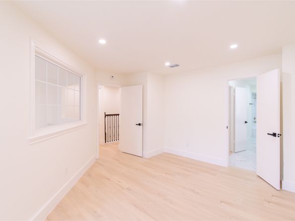 727 Bunker Hill Road 43, Houston TX 77024