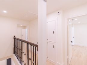 727 Bunker Hill Road 43, Houston TX 77024