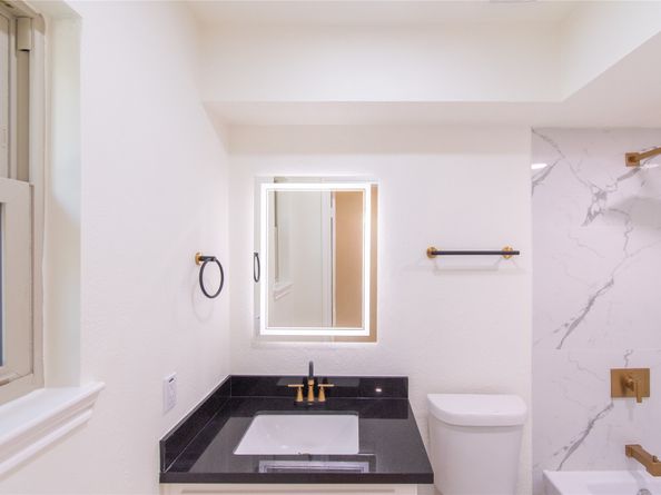 727 Bunker Hill Road 43, Houston TX 77024