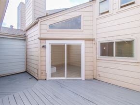 727 Bunker Hill Road 43, Houston TX 77024