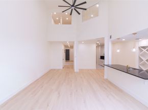 727 Bunker Hill Road 43, Houston TX 77024