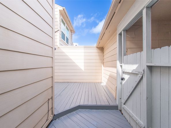 727 Bunker Hill Road 43, Houston TX 77024