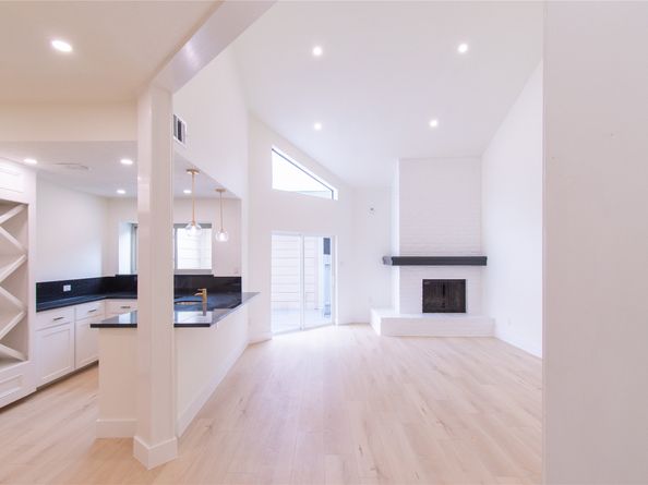 727 Bunker Hill Road 43, Houston TX 77024