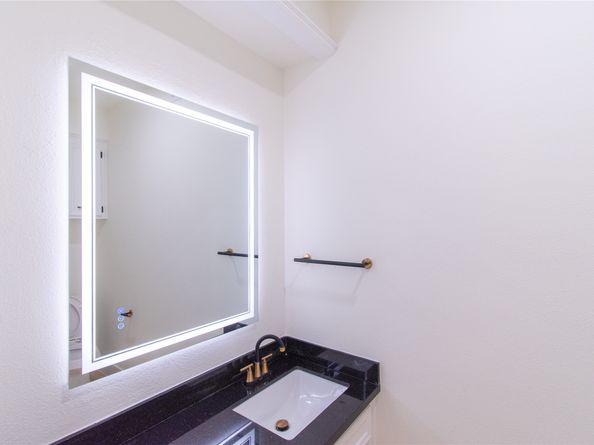 727 Bunker Hill Road 43, Houston TX 77024