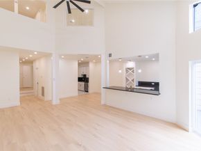 727 Bunker Hill Road 43, Houston TX 77024