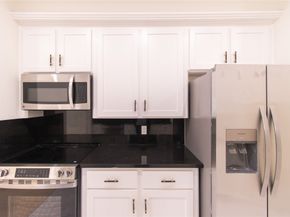 727 Bunker Hill Road 43, Houston TX 77024