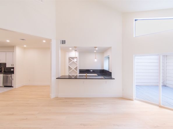 727 Bunker Hill Road 43, Houston TX 77024