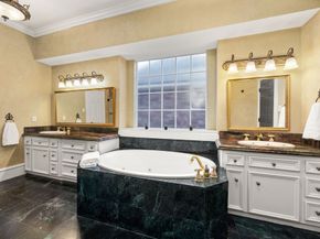 2031 Pecan Trail Drive, Richmond TX 77406