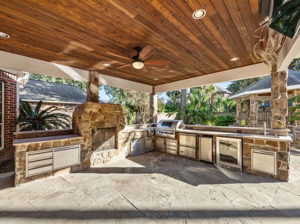 2031 Pecan Trail Drive, Richmond TX 77406