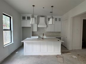 1114 Pearlwood Drive, Houston TX 77008