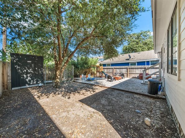 805 E 36th Street, Houston TX 77022