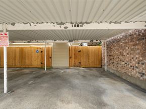 14707 Barryknoll Lane 168, Houston TX 77079