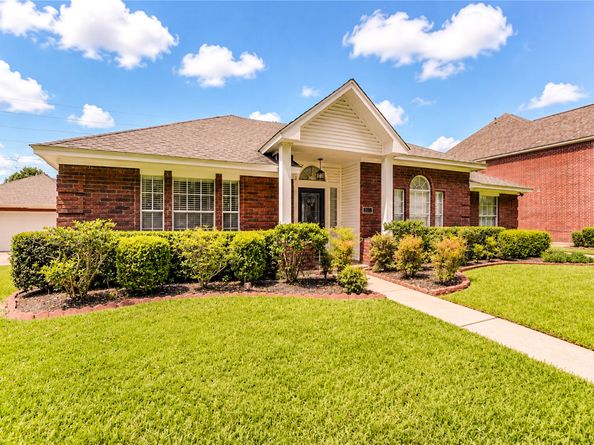 3223 Richland Drive, Sugar Land TX 77478