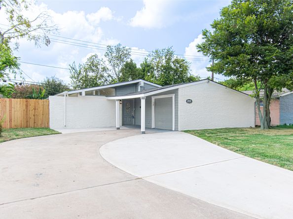 2635 Knotty Oaks Trail, Houston TX 77045