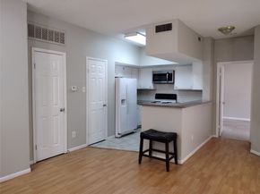 10855 Meadowglen Lane 601, Houston TX 77042