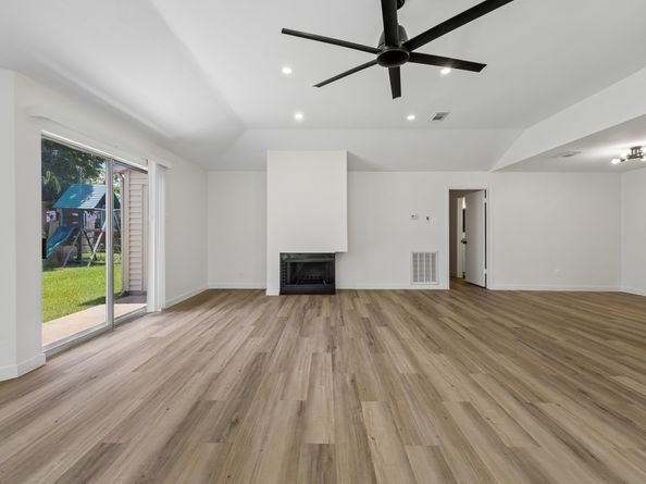 16123 Camino Del Sol Drive, Houston TX 77083