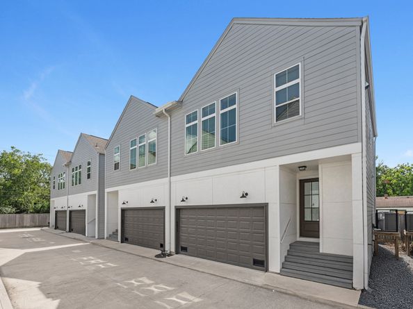 6033 Cypress Street, Houston TX 77074