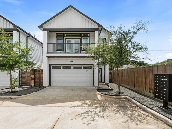 6476 T C Jester Boulevard, Houston TX 77091