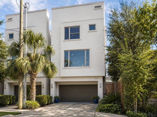 104 Arnold Street, Houston TX 77007