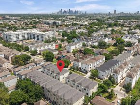 1209 W 24th Street B, Houston TX 77008