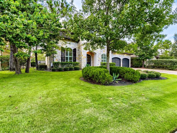 27 Johnathan Landing Court, The Woodlands TX 77389