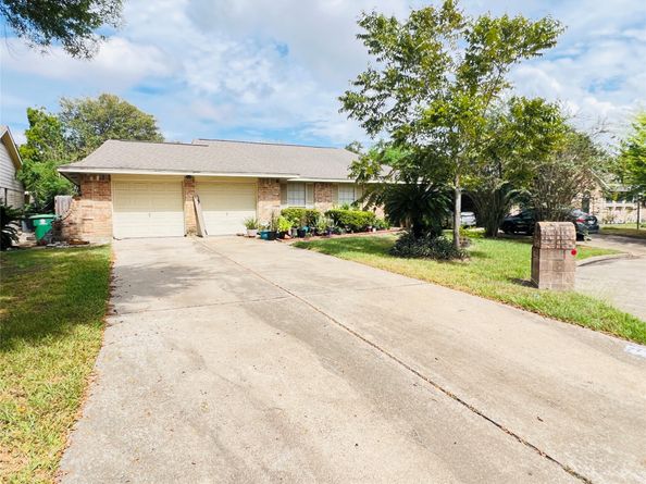 7706 Sawmill Trail, Houston TX 77040