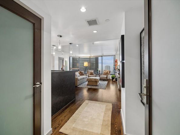 1111 Caroline Street 2601, Houston TX 77010