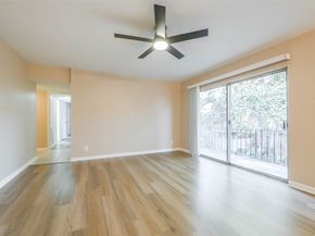 2824 Briarhurst Drive 24, Houston TX 77057