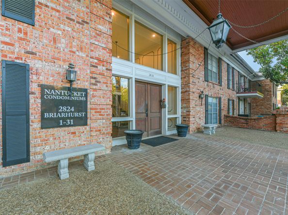 2824 Briarhurst Drive 24, Houston TX 77057