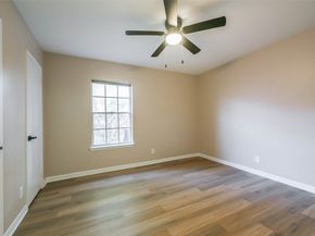 2824 Briarhurst Drive 24, Houston TX 77057