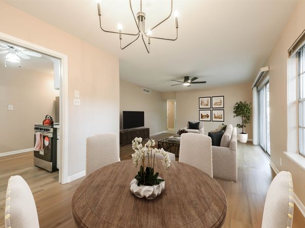 2824 Briarhurst Drive 24, Houston TX 77057