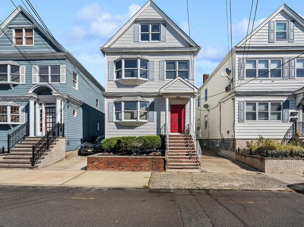 163 8th St, Bayonne NJ 07002