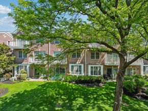 102 Abbie Ct 102, Guttenberg NJ 07093