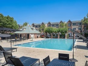 102 Abbie Ct 102, Guttenberg NJ 07093