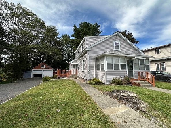 1 Eames Ave, Worcester MA 01603