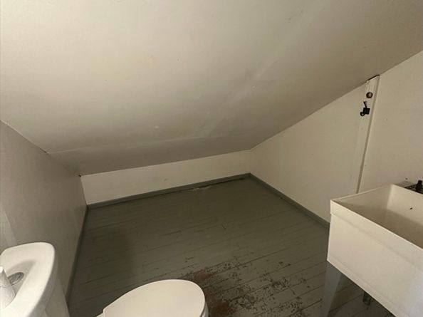 1 Eames Ave, Worcester MA 01603