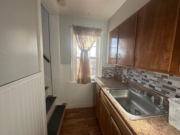 1 Eames Ave, Worcester MA 01603