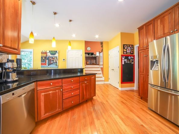 12 Springs Rd, Billerica MA 01821