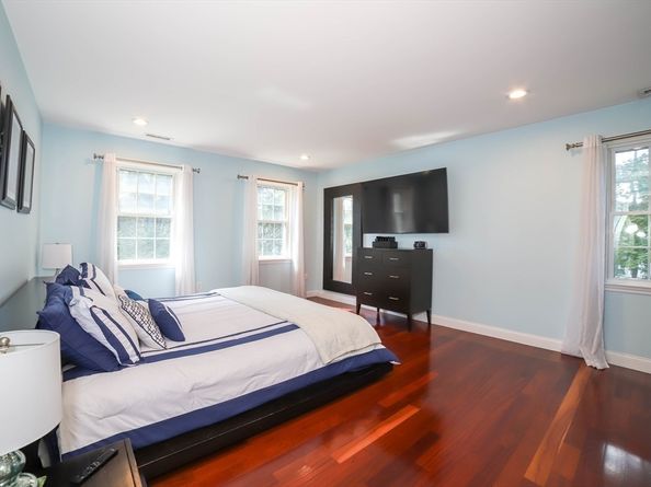 12 Springs Rd, Billerica MA 01821