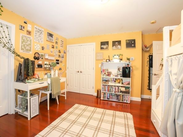 12 Springs Rd, Billerica MA 01821