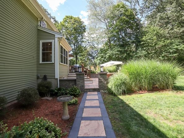 12 Springs Rd, Billerica MA 01821