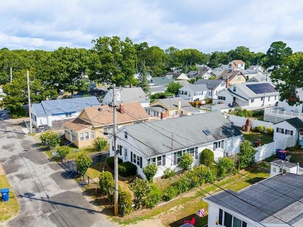 8 Barnes St, Wareham MA 02571