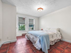 8 Barnes St, Wareham MA 02571