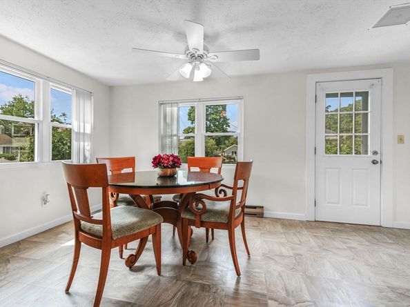 8 Barnes St, Wareham MA 02571