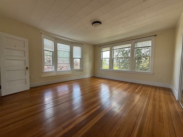 203 W Elm St, Brockton MA 02301