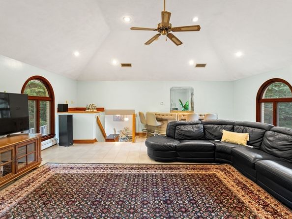 127 Tucker Farm Rd, North Andover MA 01845
