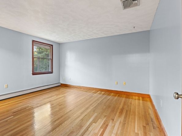 127 Tucker Farm Rd, North Andover MA 01845